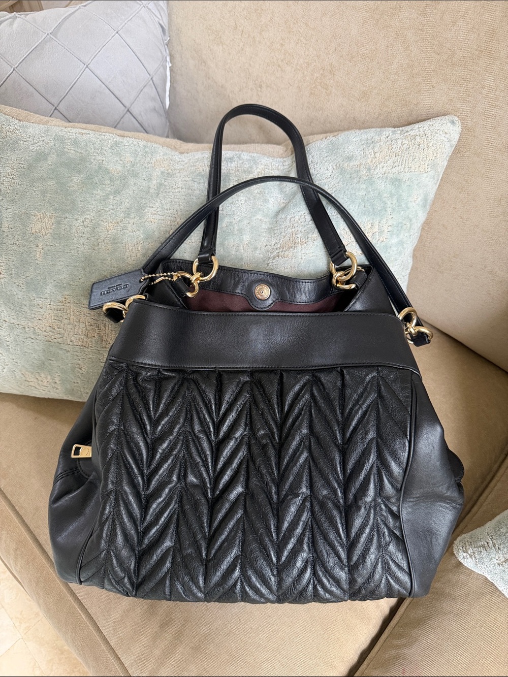 EUC | Coach Lexy Black Quilted Leather Shoulder bag - Picture 2 of 12